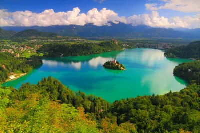 Bled-järven näkymä kukkulalta