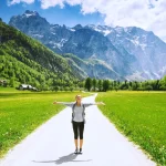 Journée ensoleillée dans la vallée de Logar