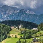 Route panoramique de Solcava au-dessus de la vallée de Logar