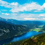 Panoramautsikt over Bohinj-sjøen